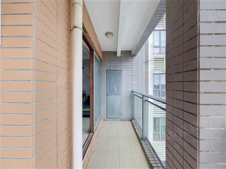 君逸世家花园-阳台