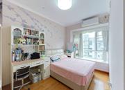 仙湖枫景家园-主卧