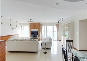 黄埔雅苑一期，新上高层四房，户型实用，业主急售，价格空间大