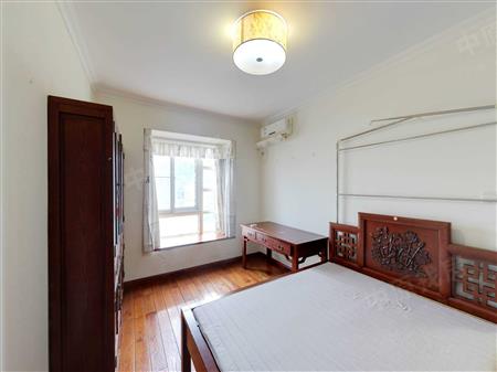 丰泽湖山庄-次卧