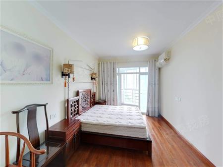 丰泽湖山庄-主卧