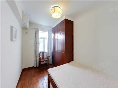 丰泽湖山庄-次卧