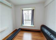 新安湖花园（二期）-主卧