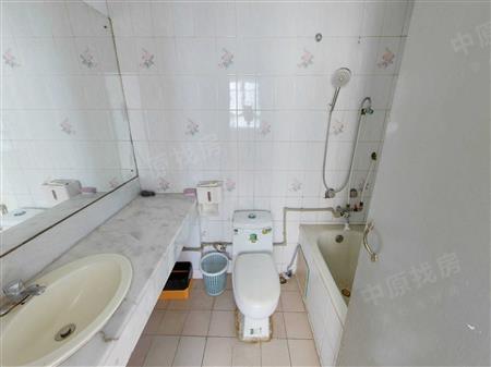 华裕花园-卫生间