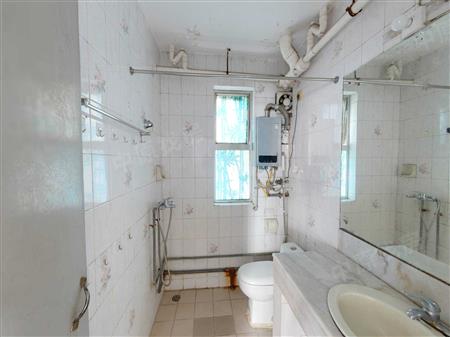 华裕花园-卫生间