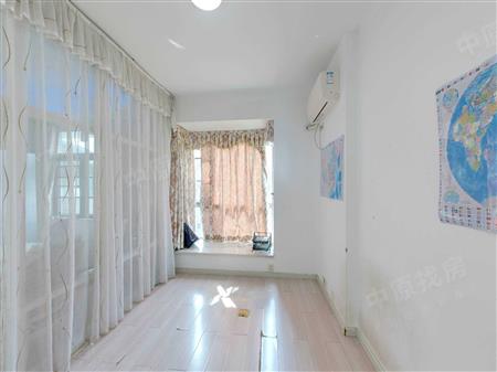 海月花园（三期）-次卧