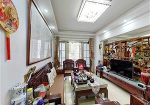 业主有心出售，看房方便，费用少，住家安静，拎包入住