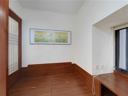 颐安都会中央花园（二期）-次卧