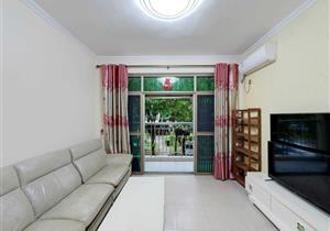 布吉C位双地铁一楼带院子大三房，满五红本可议价