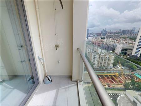 勤诚达前海世界-阳台