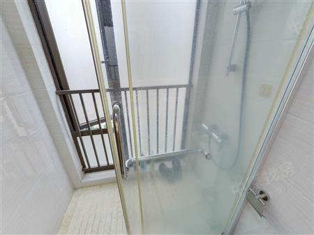 德润荣君府-卫生间