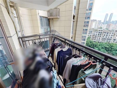 德润荣君府-阳台