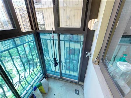 英郡年华花园（一期）-阳台