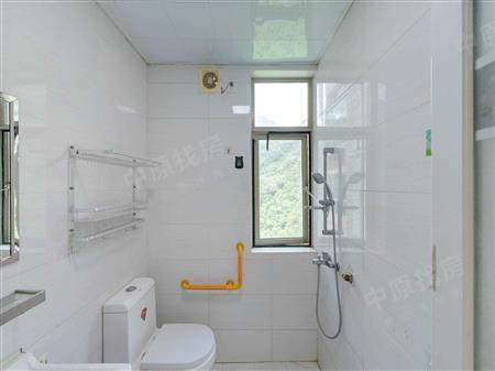 倚山花园（三期）-卫生间