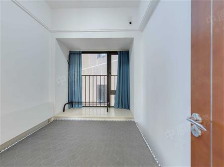 颐安都会中央花园（三期）-次卧