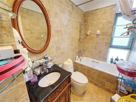 倚山花园（一期）-卫生间