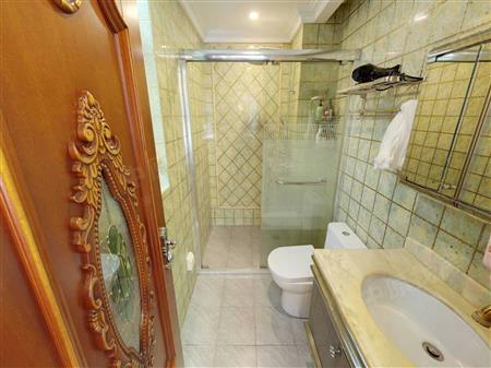 倚山花园（一期）-卫生间