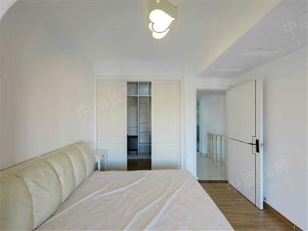 来座山（慢城四期）-主卧