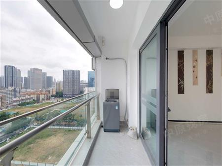 公园一号广场-阳台