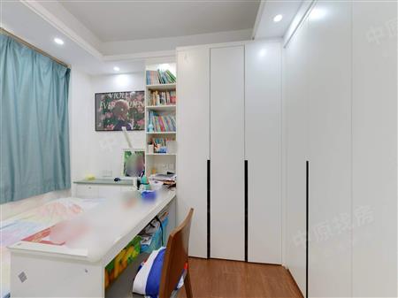 承瀚陶柏莉-次卧