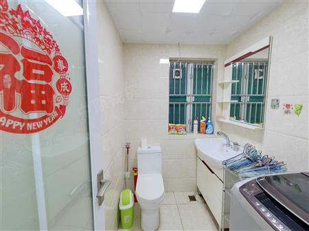 世界花园海华居-卫生间