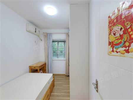 世界花园海华居-次卧