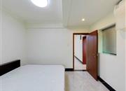 新港鸿花园-卧室