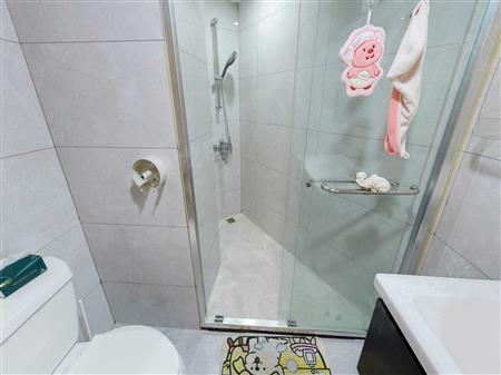 新港鸿花园-卫生间