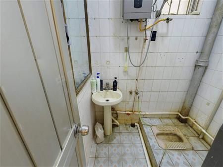 公路局大院-卫生间