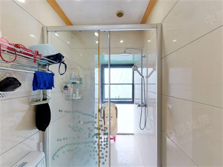 浪琴半岛花园-卫生间