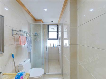 浪琴半岛花园-卫生间