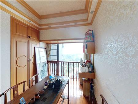 浪琴半岛花园-次卧