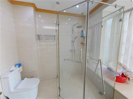 浪琴半岛花园-卫生间