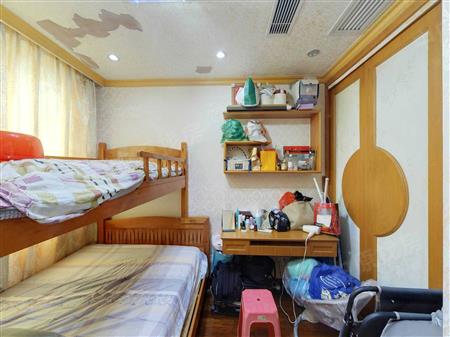 浪琴半岛花园-次卧