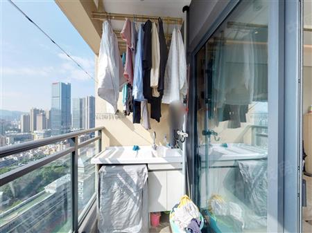 和成嘉业名园-阳台