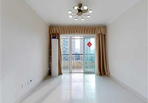 一二楼有会所和泳池等。三楼有平台花园