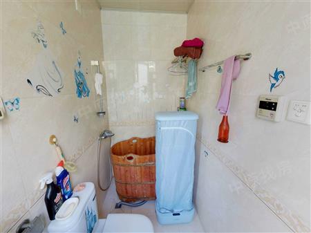 桐林花园-卫生间