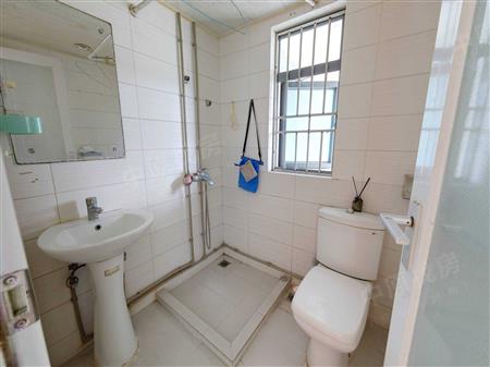 金地名津-卫生间