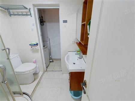 青春家园-卫生间
