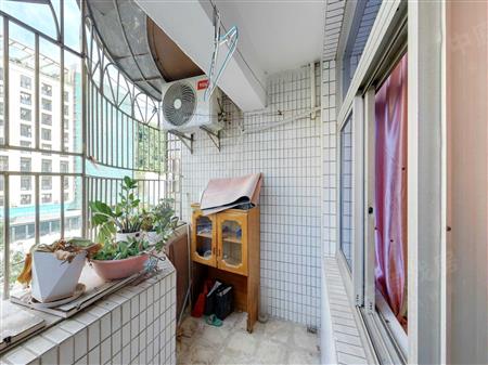 嘉华花园东区-阳台