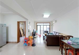 地铁口，清林龙初学笑，小高层已装电梯周边配套成熟业主诚意出售