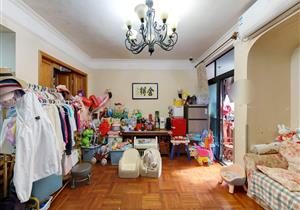 深圳市高端住宅小区，容积率0.7 绿化率百分之六十五