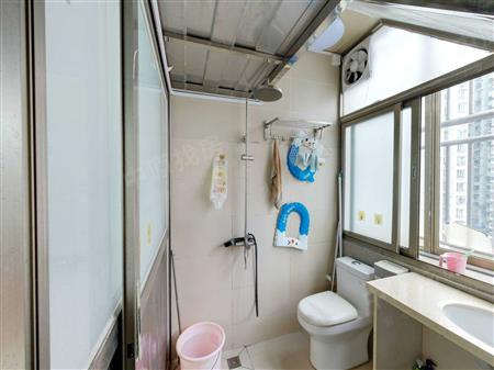 新港鸿花园-卫生间