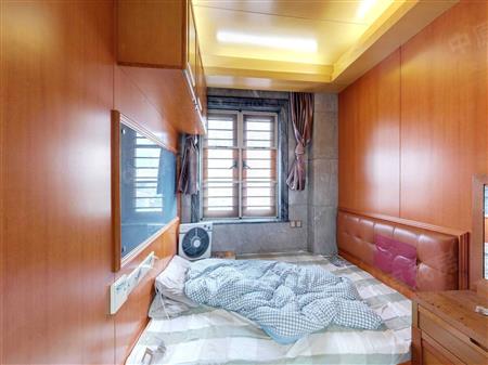 新港鸿花园-次卧