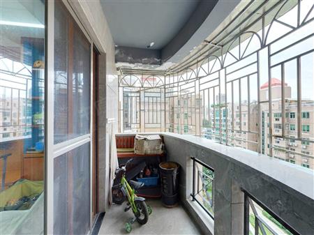 新港鸿花园-阳台