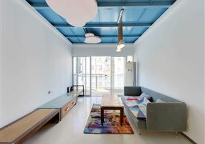 两层半复式大四房，实用近180平米，看园林景观安静，近地铁站