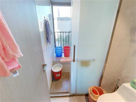 招商臻府-卫生间