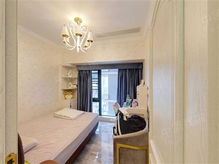 蓝郡西堤花园-次卧