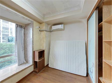 金泓凯旋城-次卧