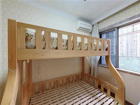 金泓凯旋城-次卧